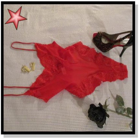 💥SOLD💥VS RED LACE NET BACKLESS THONG BODY SUIT - Picture 3 of 9